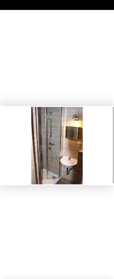 קריילסהיים Hotel Eisenbahn מראה חיצוני תמונה
